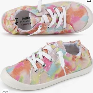 Sowift Women’s low slip on multicolored sneakers size 9